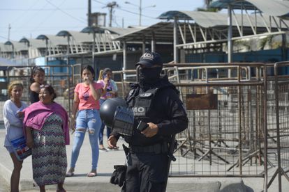 Ecuador eleva a 116 los muertos en un motín y decreta el estado de emergencia en todas las cárceles