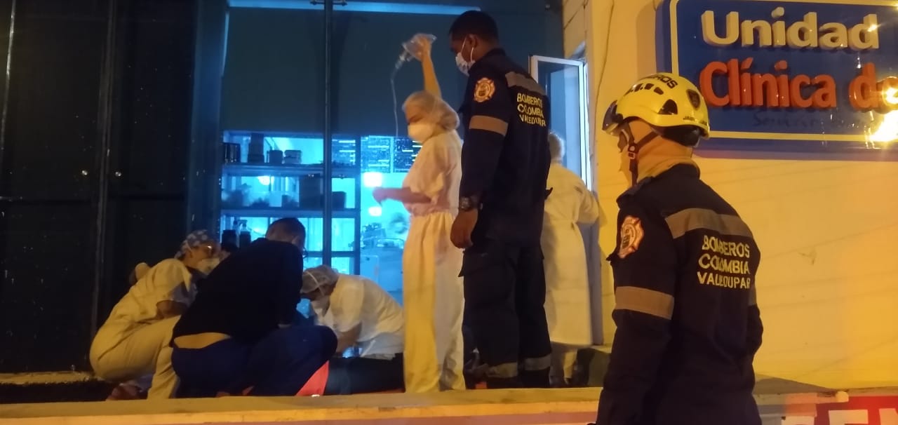Una mujer junto a su hijo se lanzó del tercer piso de la clínica Laura Daniela de Valledupar