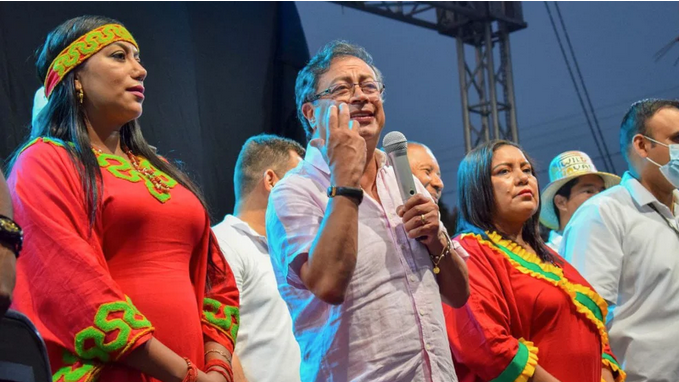 Gustavo Petro Asegura Que Propondrá Un “Perdón Social” Para Álvaro Uribe Y El ELN