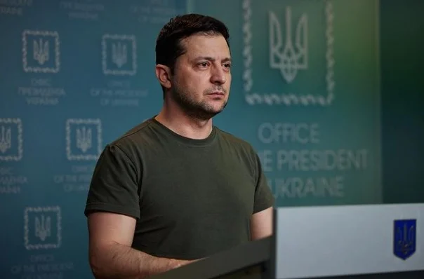 Presidente de Ucrania liberará a presos con experiencia militar para luchar contra los rusos