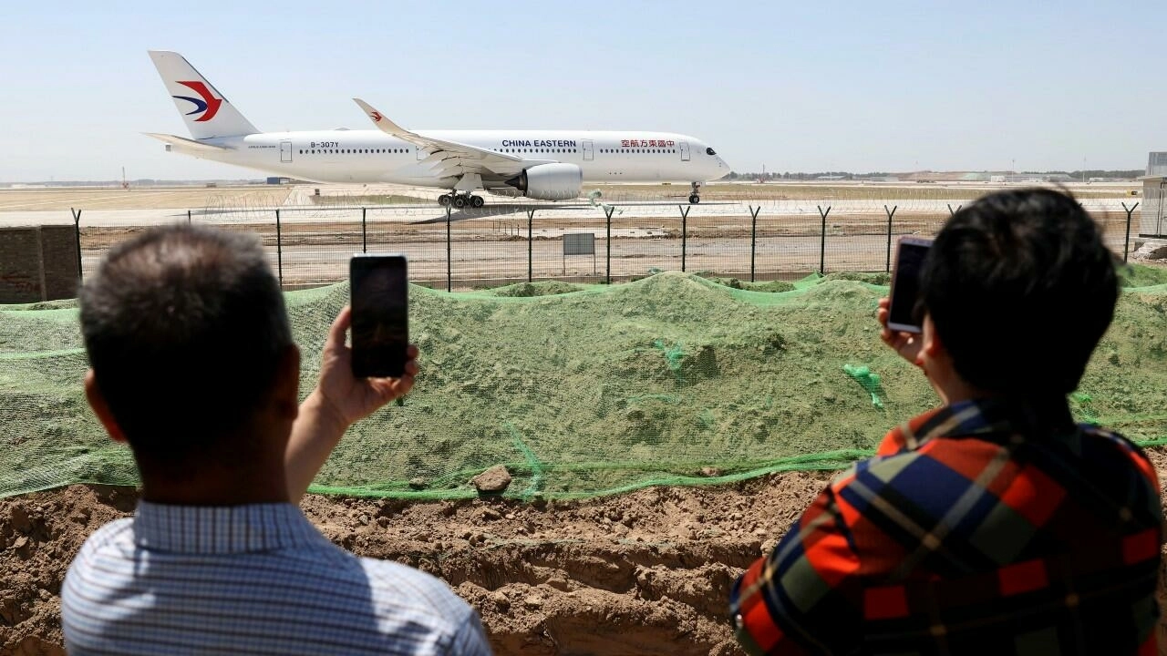 Un avión con 132 pasajeros a bordo se estrelló en el sur de China 