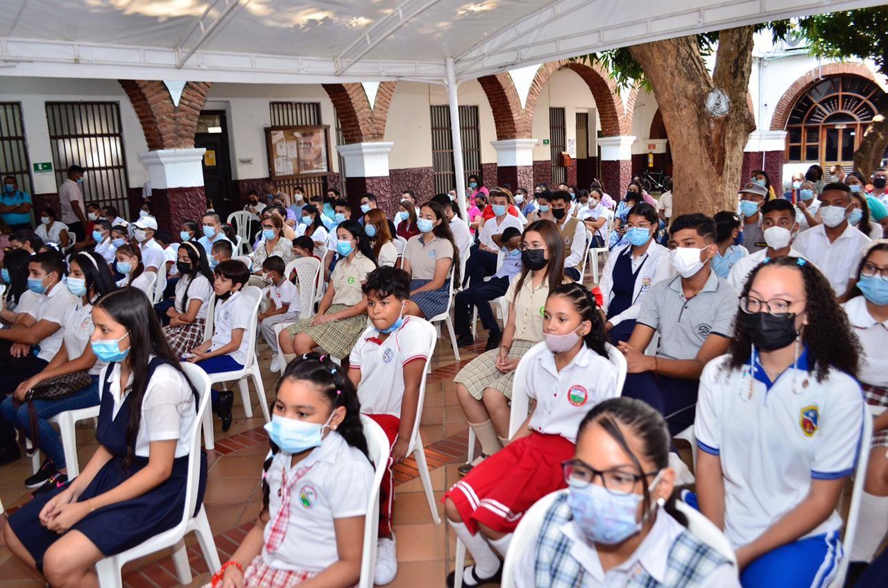 Se posesionaron más de 100  contralores escolares y personeros estudiantiles de Valledupar