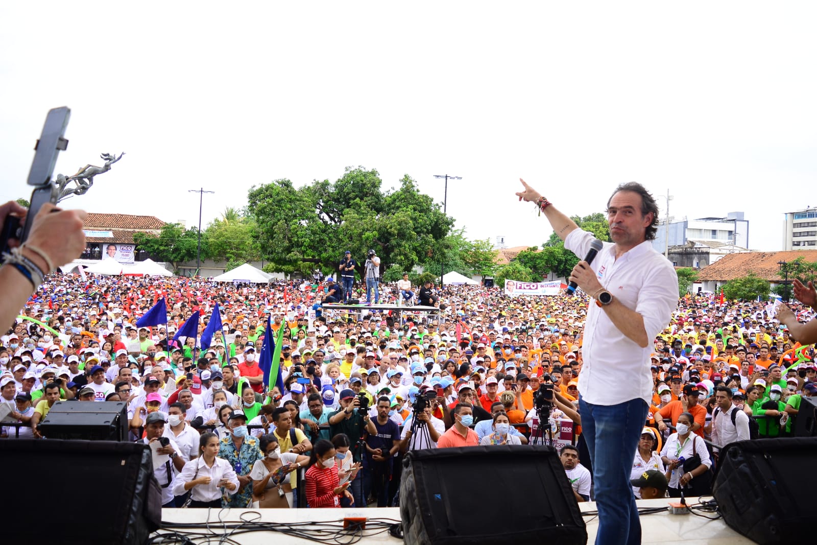 El candidato presidencial Federico Gutiérrez llenó la emblemática plaza Alfonso López