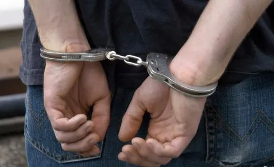Condenan a 16 años de cárcel para hombre que abusaba de su hijastra de 8 años 