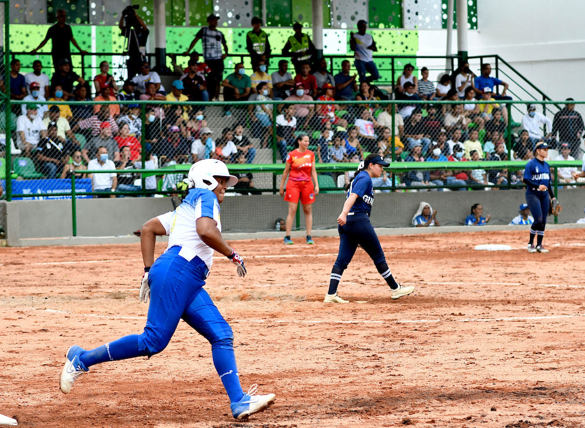 La primera jornada del sóftbol femenino se dieron dos ‘nocauts’