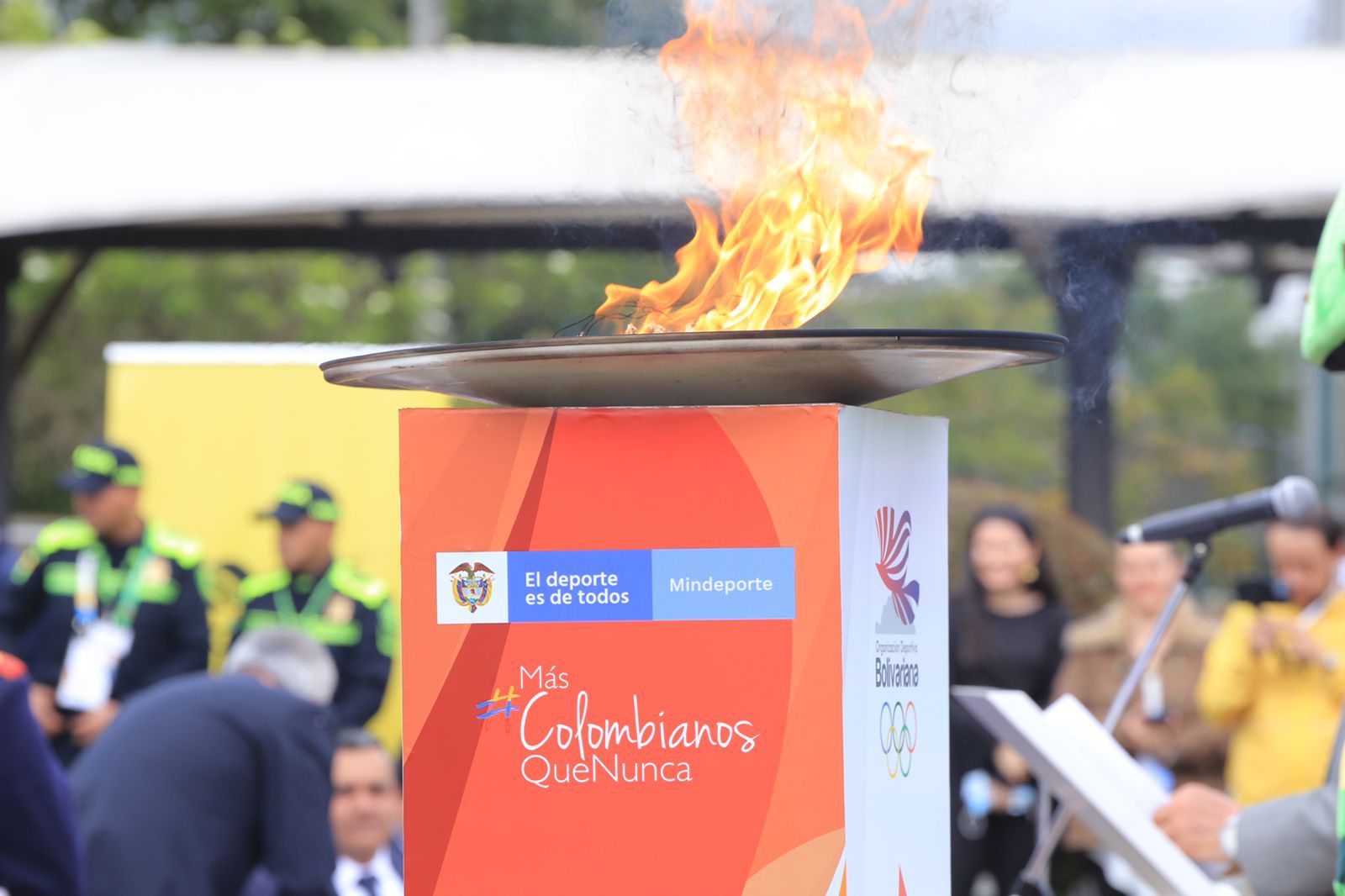 El Fuego Bolivariano llegó al Comité Olímpico Colombiano