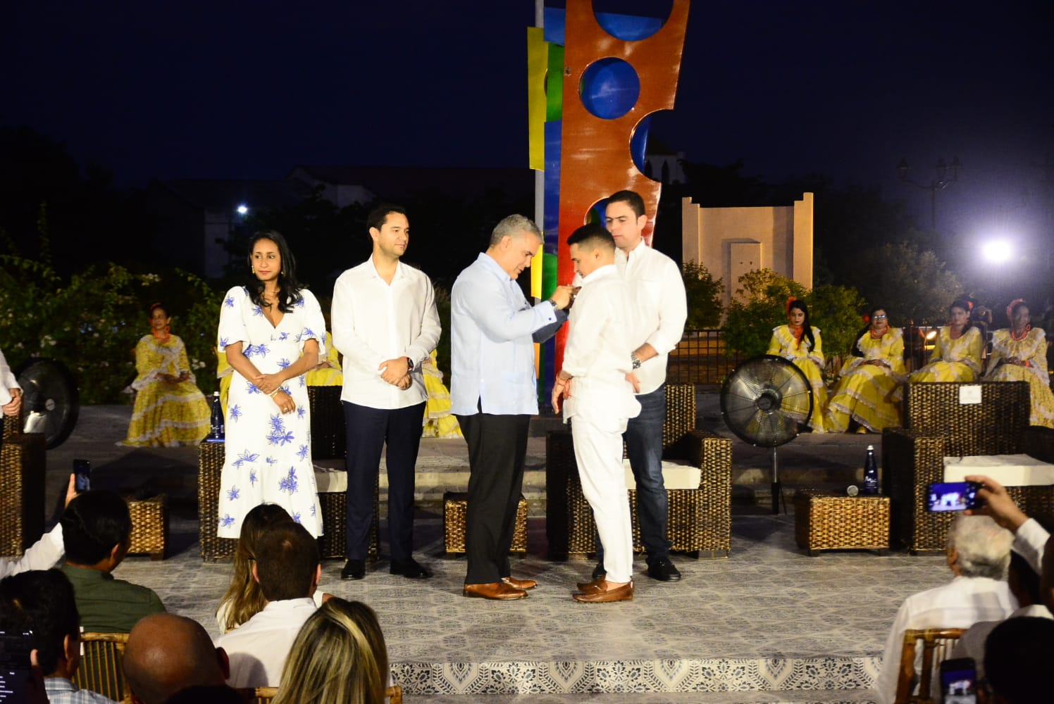 Presidente Duque condecoró 20 artistas vallenatos