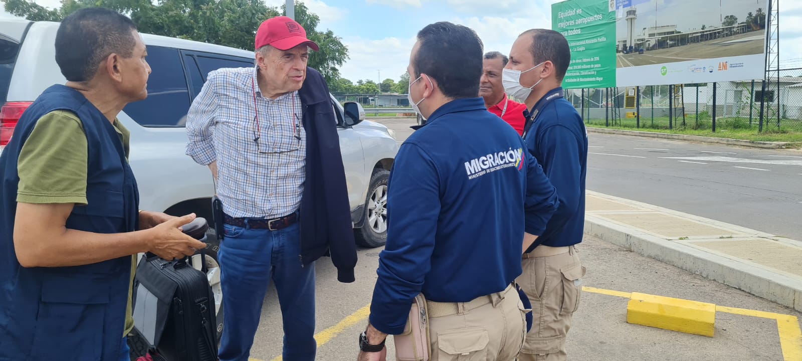 Director de Migración Colombia en La Guajira se reunió con el canciller Leyva para ultimar detalles de la reapertura fronteriza