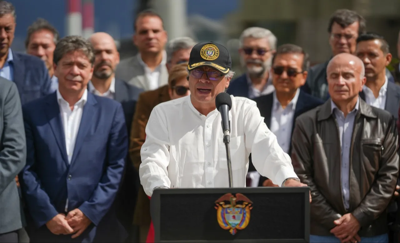 Presidente Gustavo Petro oficializa que el salario mínimo para 2023 será de $1’160.000 y el auxilio de transporte de $140.000