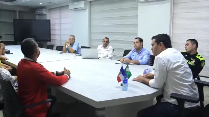 Alcalde Mello Castro sostuvo un encuentro con padres de familia del Megacolegio César Pompeyo Hinojosa