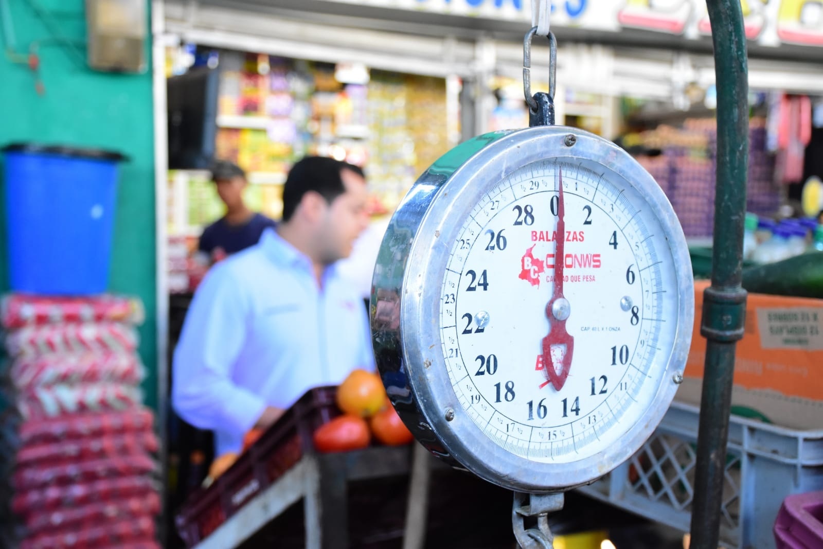 Control a precios, pesas y medidas en el mercado público de Valledupar