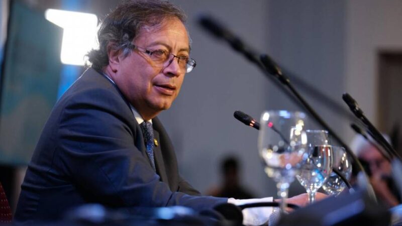 Listo borrador de decreto con el que el Presidente asumirá regulación de servicios