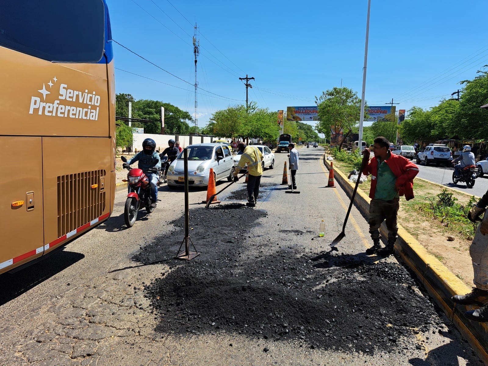 Secretaría de obras realizó trabajos de reparcheo en entrada a Valledupar