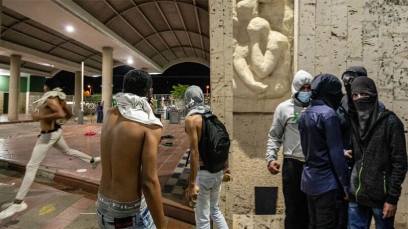 Jóvenes se enfrentaron a piedras en la Universidad Popular del Cesar