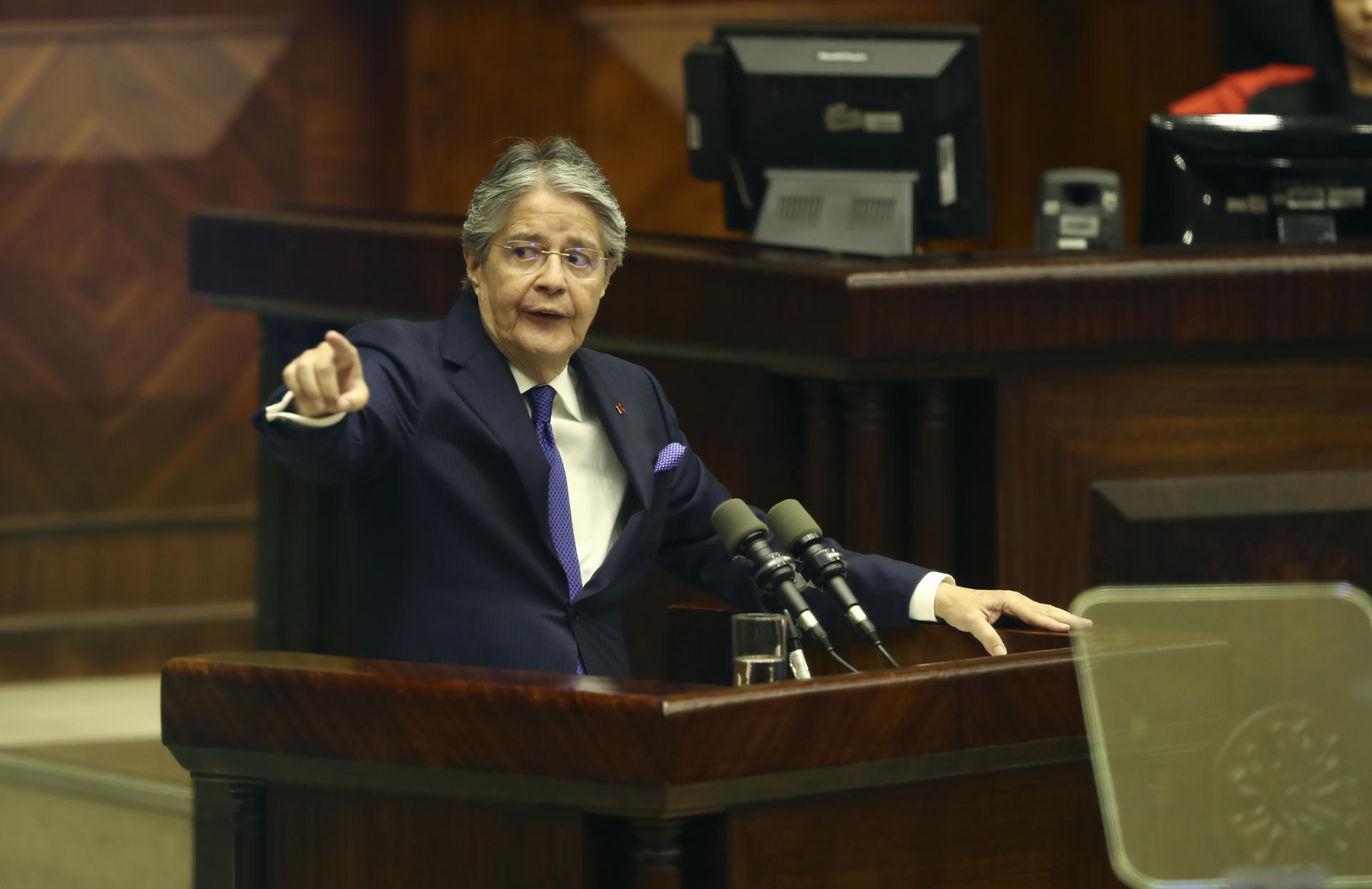 Crisis en Ecuador: presidente disuelve el Parlamento