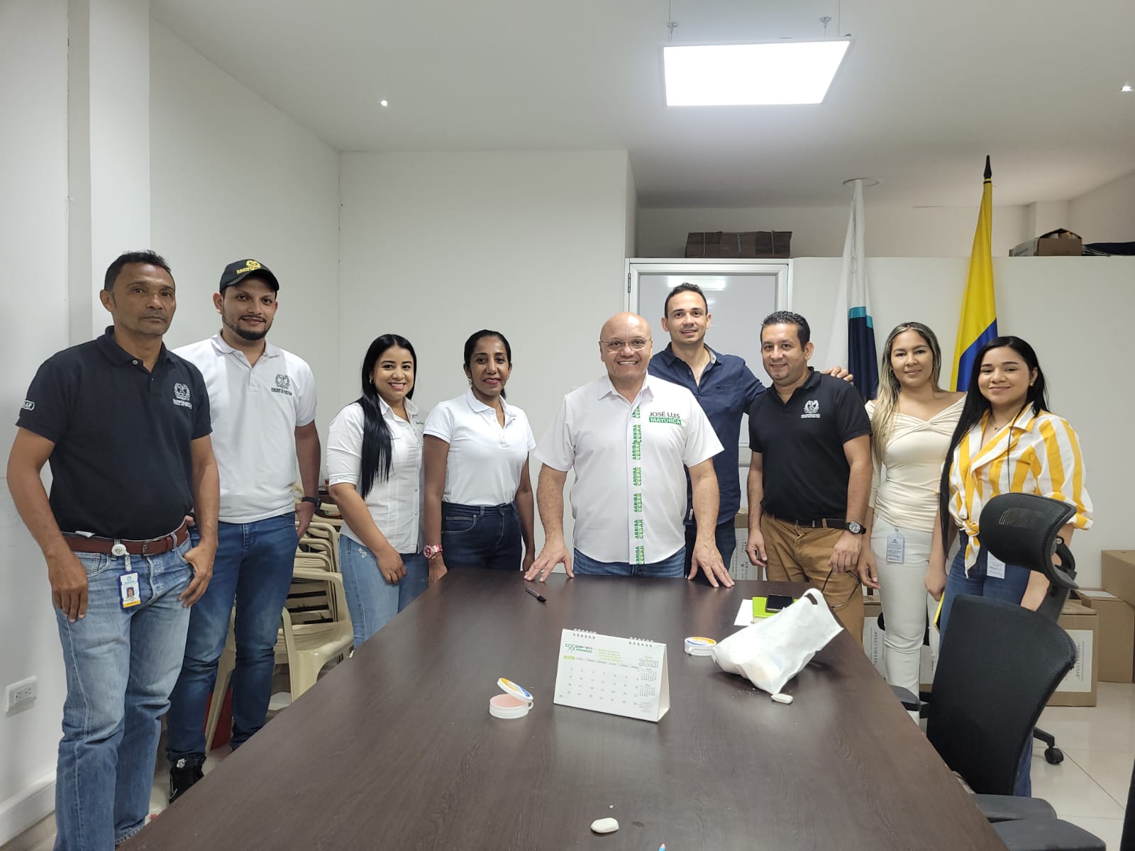 José Luis Mayorca, entregó ante la Registraduria Nacional del Estado Civil de Valledupar las firmas para avalar su candidatura a la Gobernación del Cesar
