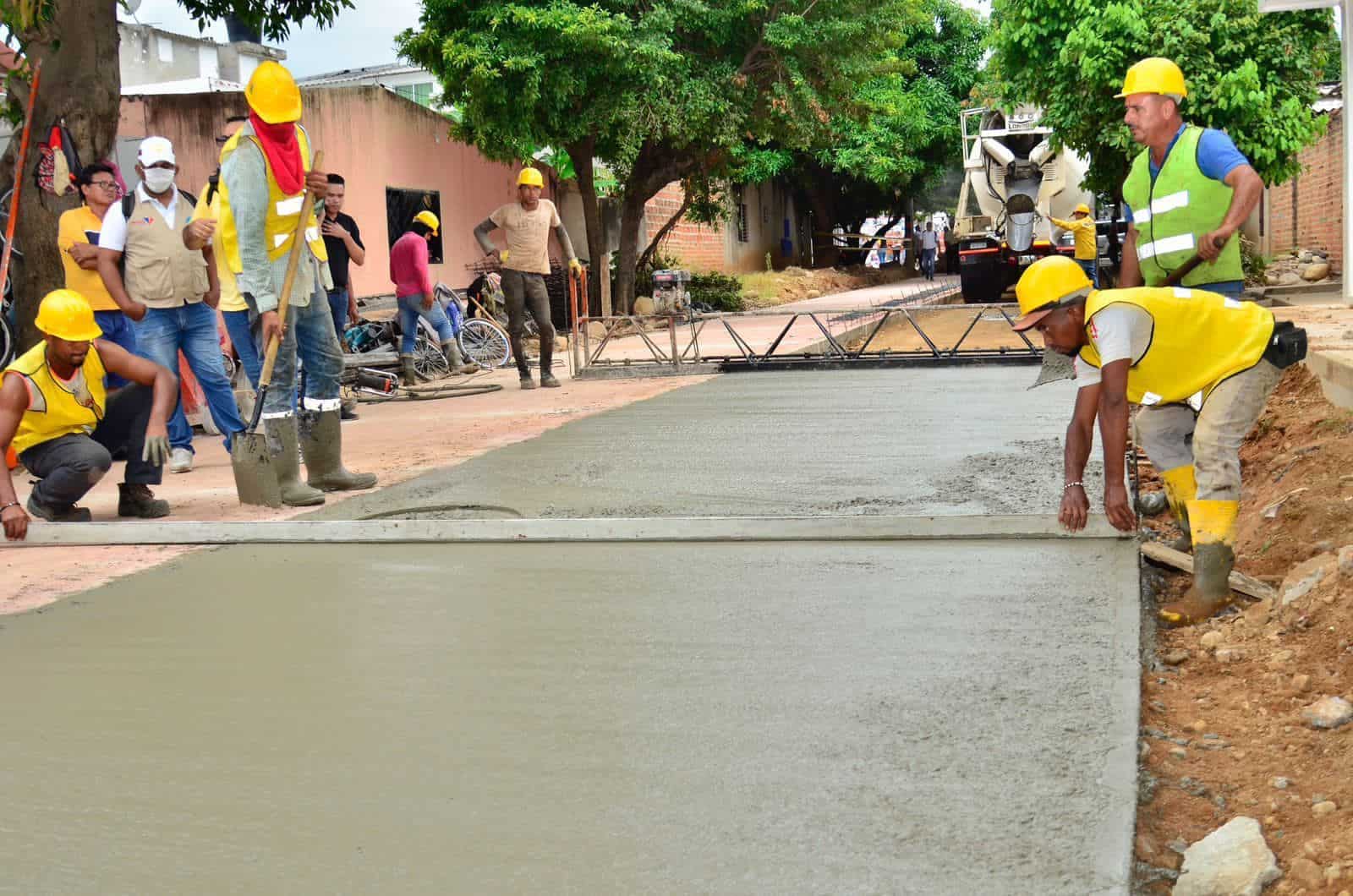 Barrios Candelaria Norte y La Esperanza tendrán nuevas vías pavimentadas
