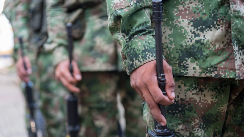 Seis muertos y tres militares heridos dejó ataque de las disidencias en Antioquia