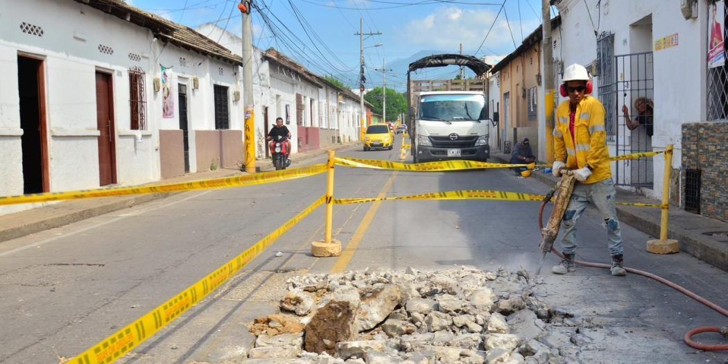 Reanudan las obras de reparcheo en vías urbanas de Valledupar