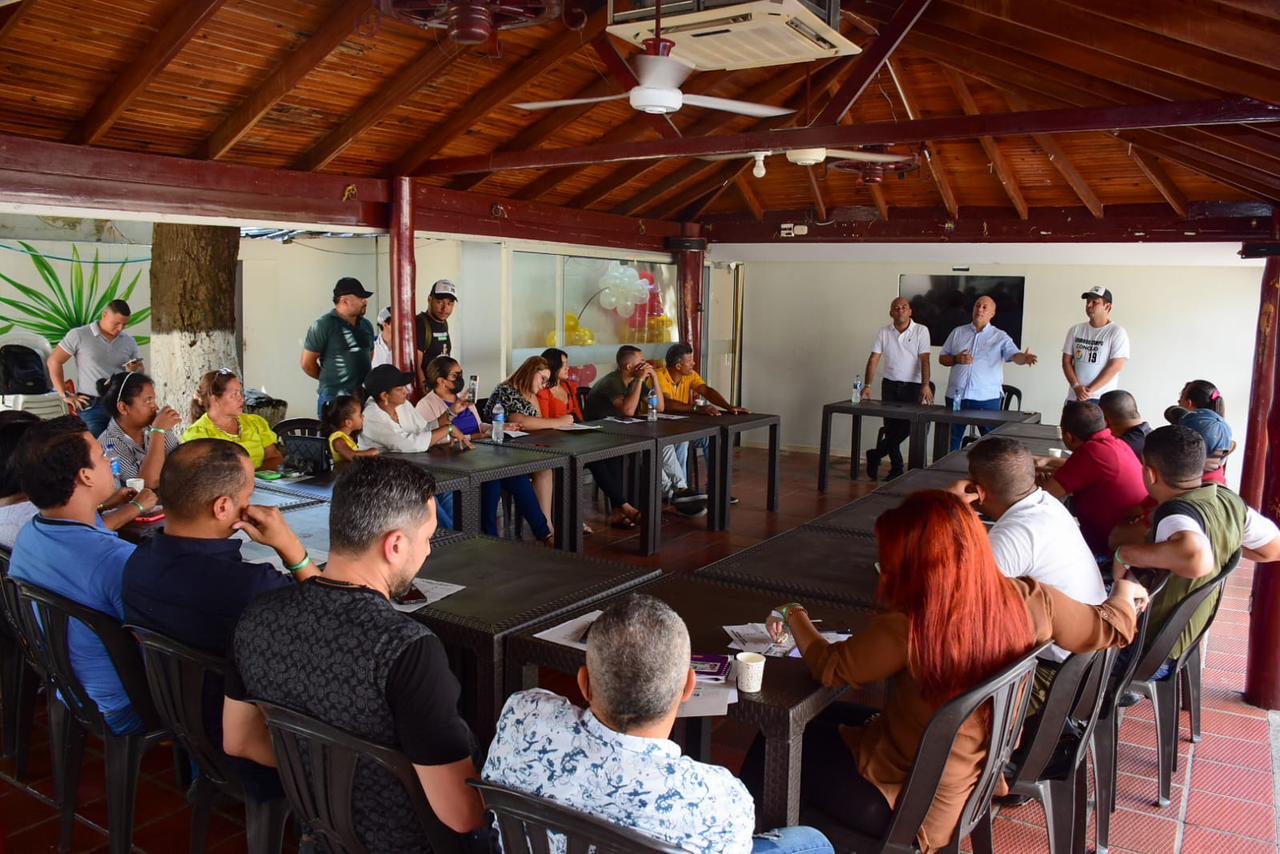 Movimiento ‘Por un Ambiente Sano’ adhirió a la campaña de Ernesto Orozco Alcalde