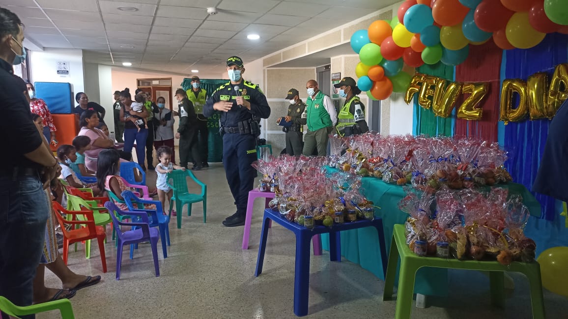 100 niños beneficiados por desayunos saludables entregados por la Policía de Infancia y Adolescencia en Valledupar