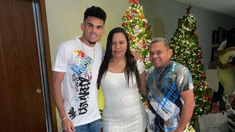 Policía rescata a la madre de Luis Díaz, secuestrada hoy en Barrancas, La Guajira. Sigue operación candado para liberar al padre