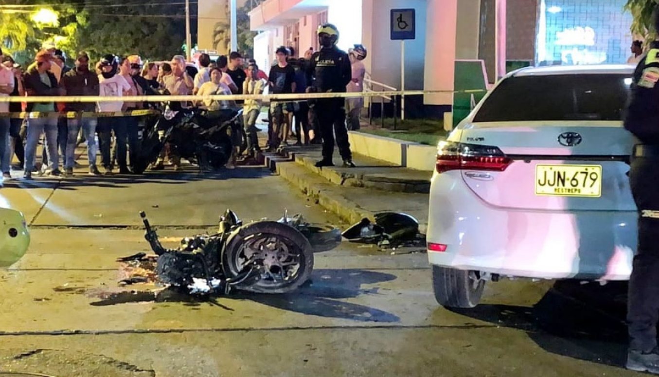 Muere joven en accidente de tránsito al impactar su motocicleta contra un carro en el norte de Valledupar