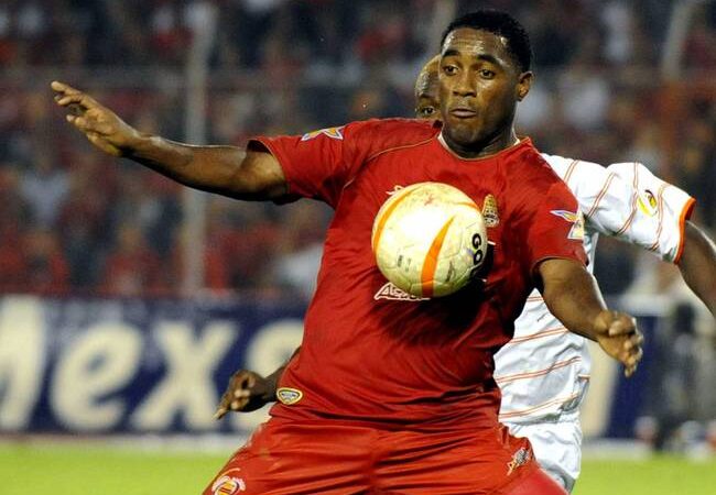 En medio de un partido de fútbol muere Luis Tejada,  el panameño jugó en Colombia y fue mundialista con su país