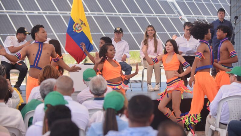 Se inauguró una planta de paneles solares en La Loma, Cesar