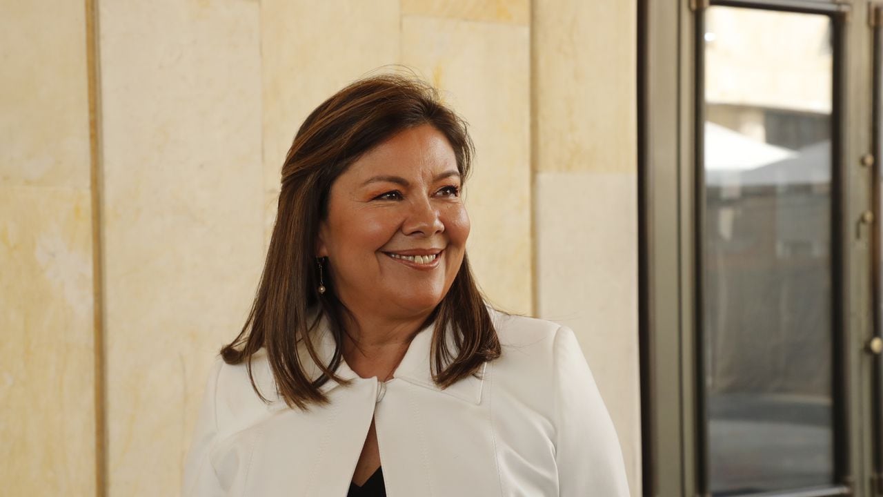 Ella es Luz Adriana Camargo, la nueva fiscal general