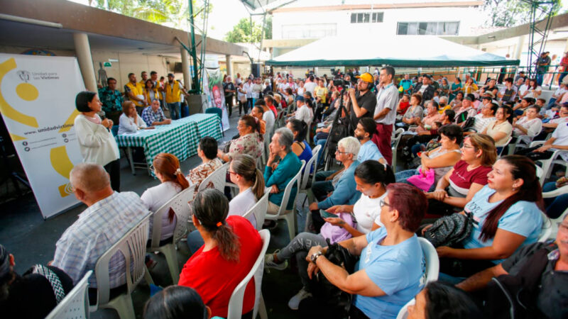 Gobierno prometió acelera indemnizaciones a víctimas vulnerables en Colombia