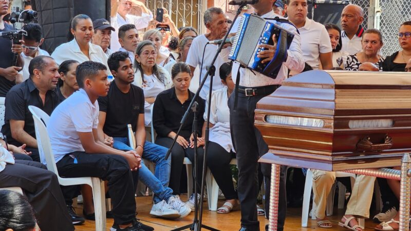 Con tristeza realizaron homenaje al músico José Rodríguez Soto en su último adiós  