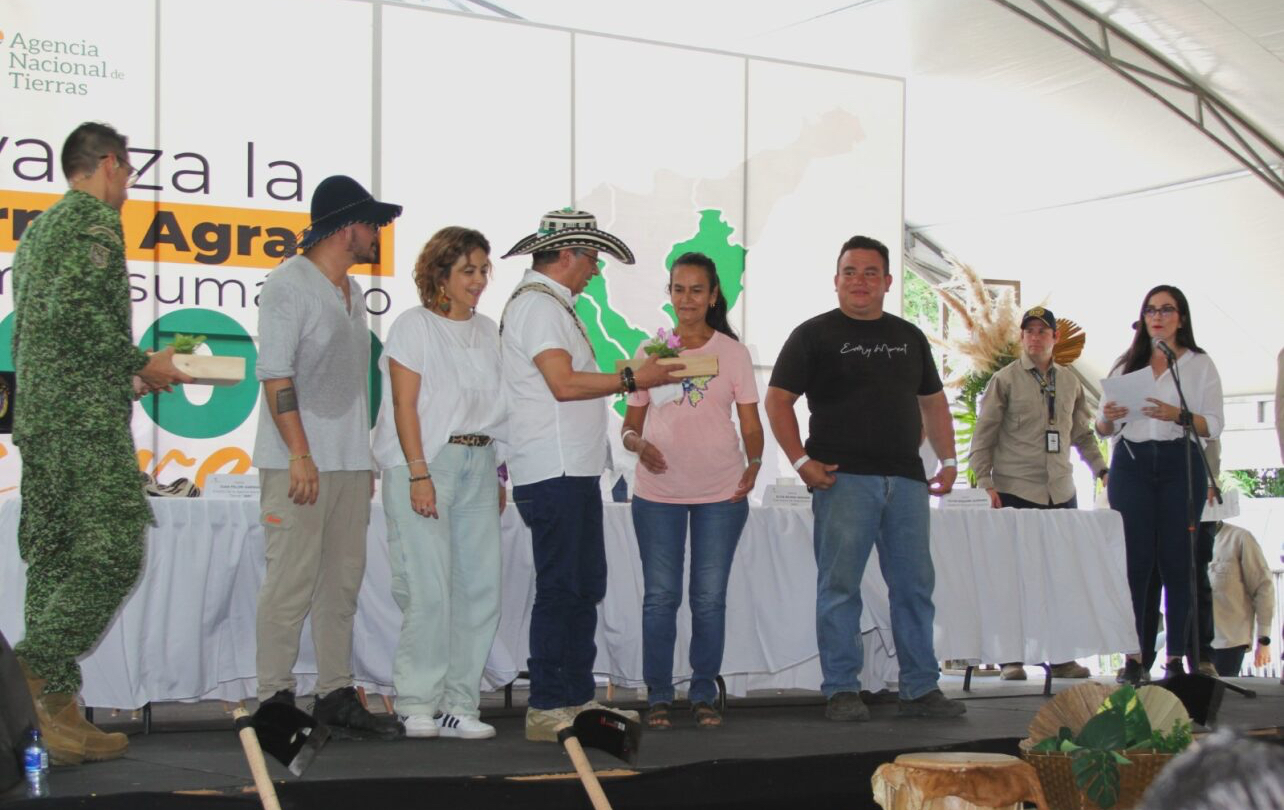 494 hectáreas de tierras fueron entregadas por el presidente Petro a 44 familias campesinas de Aguachica