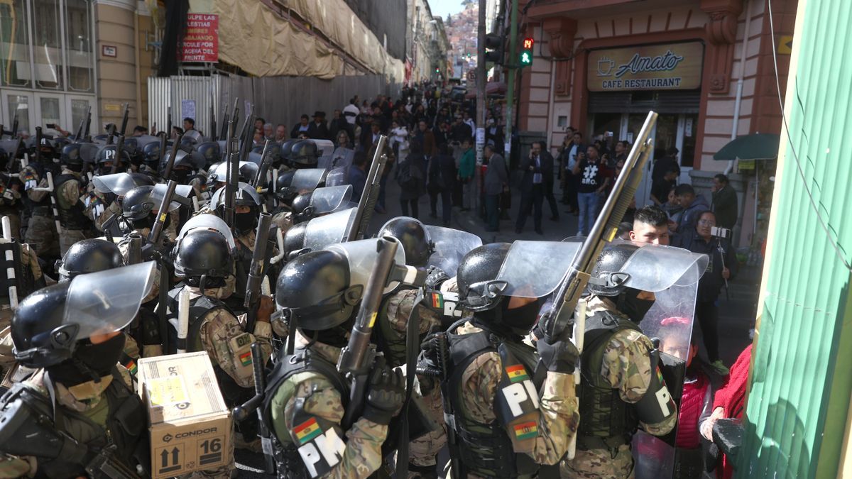 Intento de golpe de Estado en Bolivia: militares rebeldes entran en la sede del Gobierno