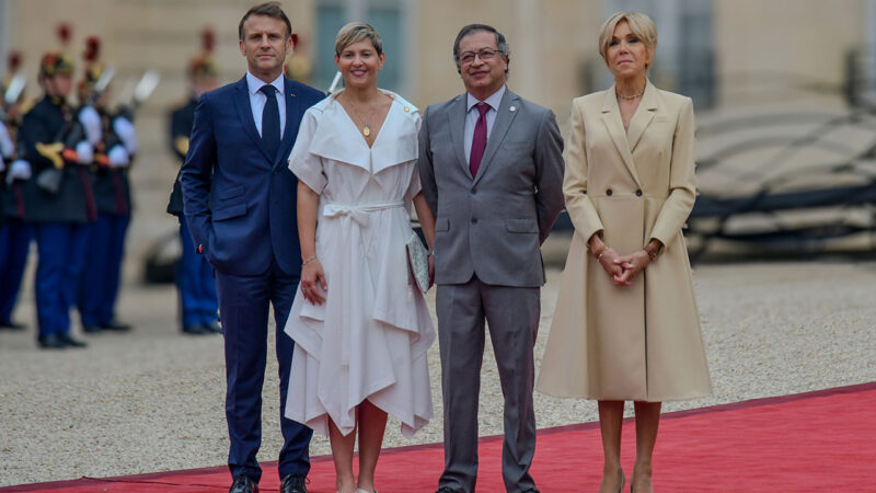 Presidente Petro fue recibido por su homólogo francés, Emmanuel Macron, para asistir a la inauguración de los Juegos Olímpicos de París