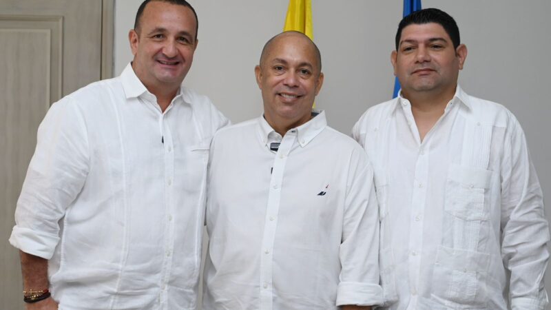 Alcalde Ernesto Orozco posesionó nuevos miembros de su gabinete en FONVISOCIAL y Talento Humano