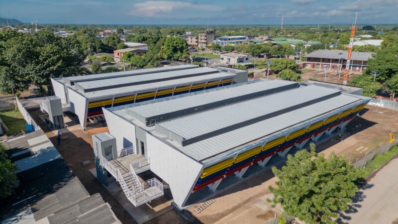 Gobernadora del Cesar entrega modernas aulas en  Institución Educativa de Codazzi