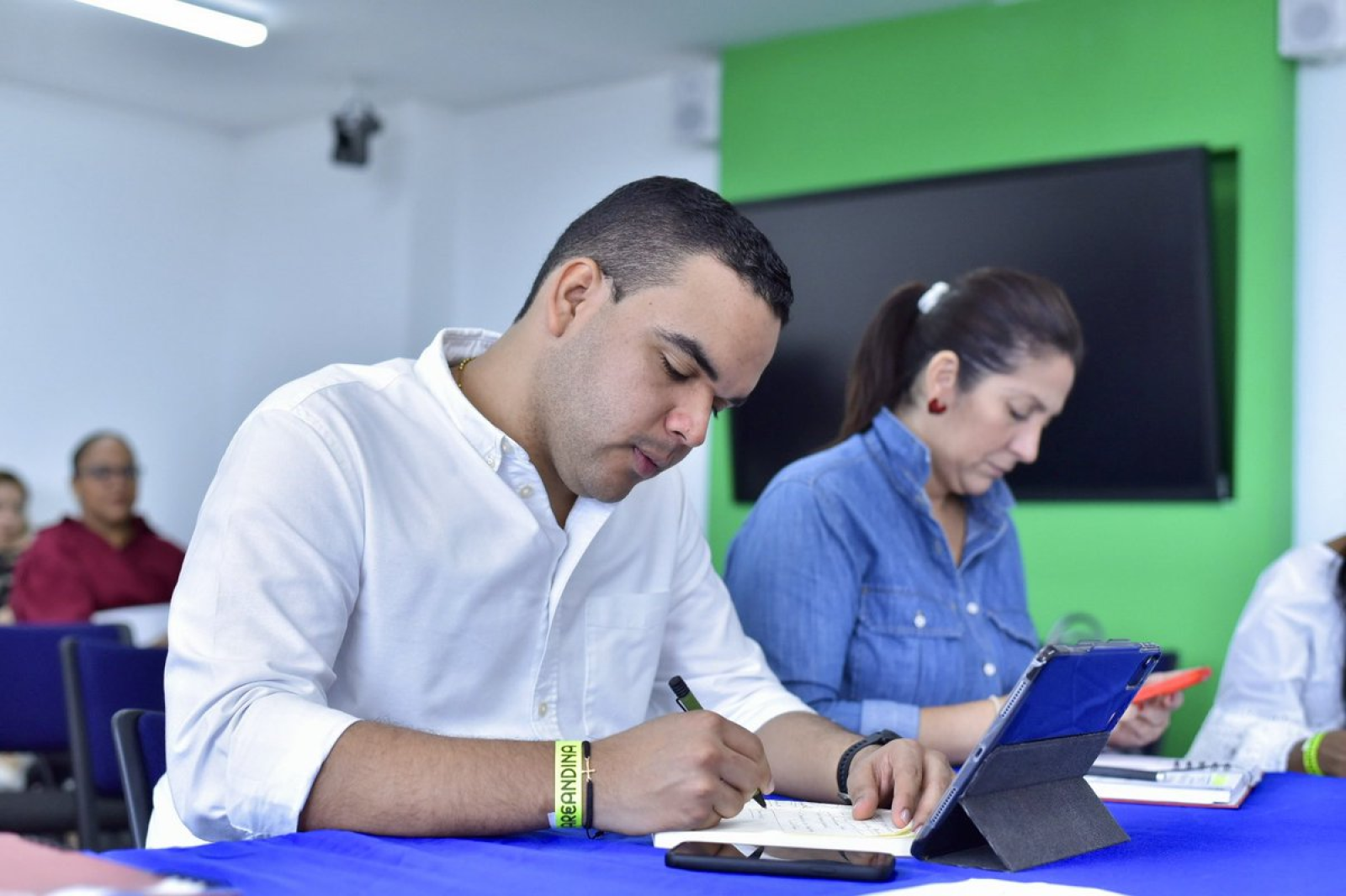 Secretaría de Educación revisa costos que tendrán las instituciones educativas de Valledupar para el 2025