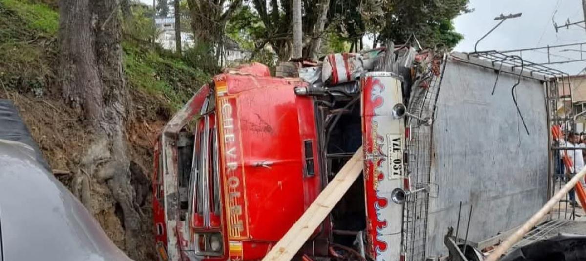 Accidente de bus escalera entre Cauca y Huila dejó 4 fallecidos y 15 heridos