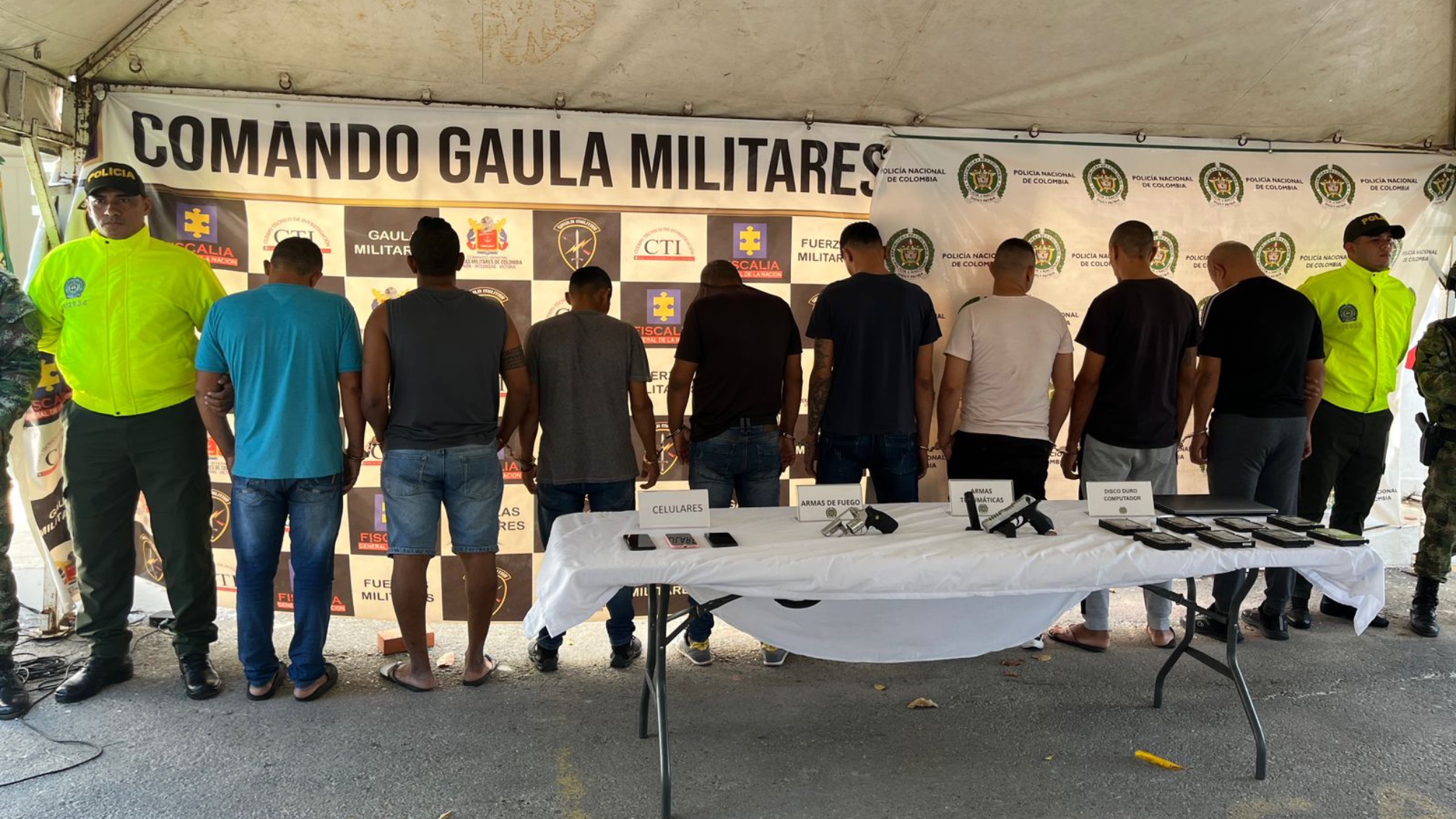 Policía presenta capturados que pertenecerían al Clan del Golfo