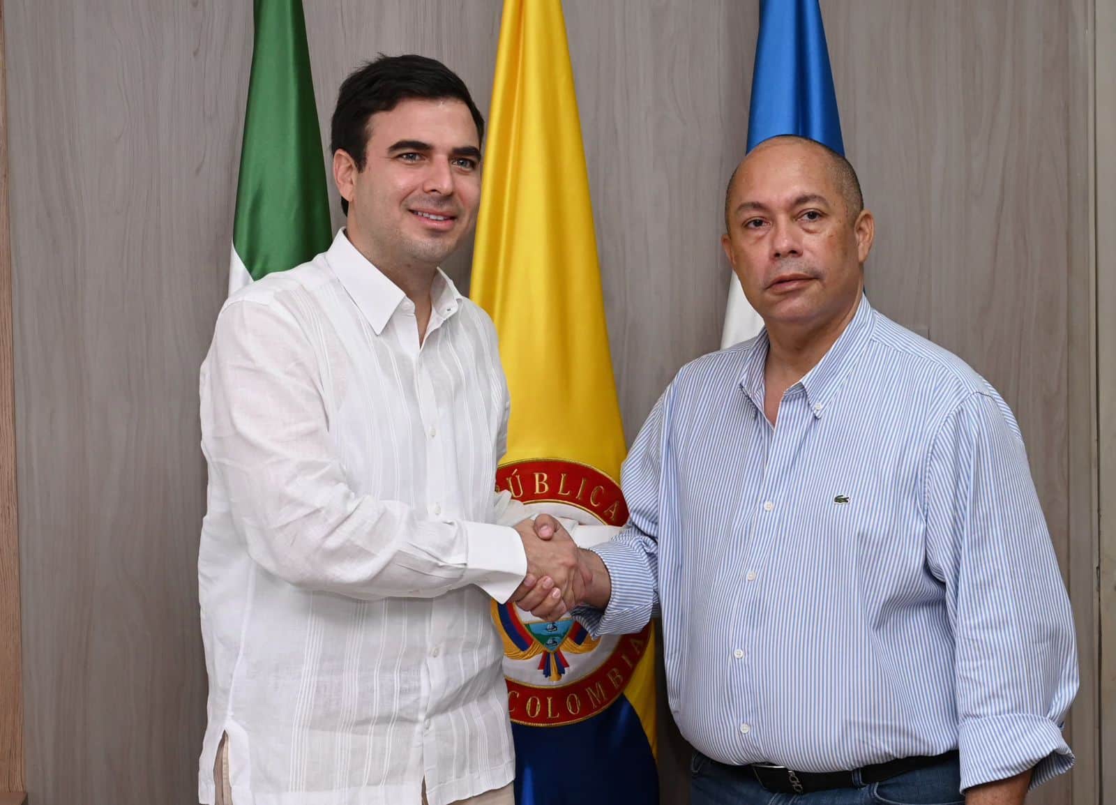 Alcalde Ernesto Orozco posesionó a Jaime González Mejía como gerente de SIVA