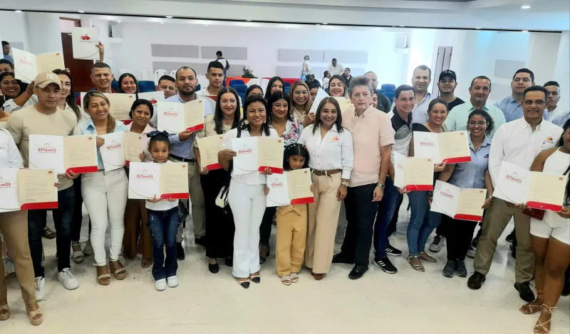 Comfacesar entrega 82 subsidios de vivienda por más de $3 mil millones a familias cesarenses