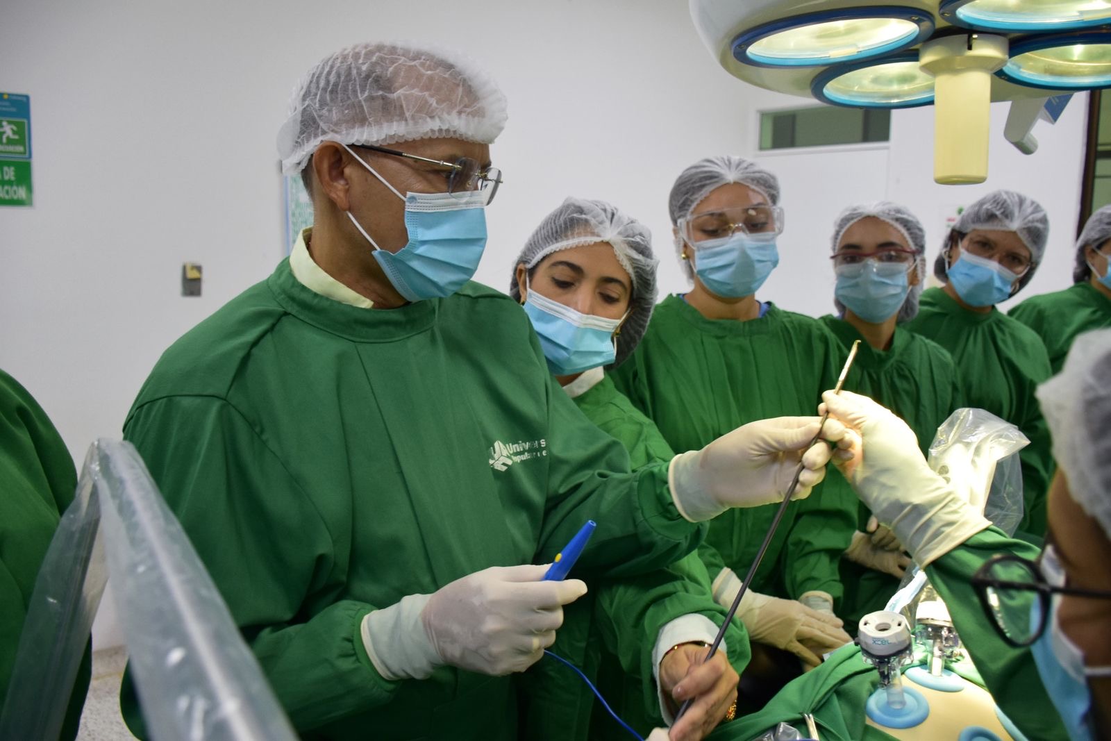 UPC entrega dotación de equipos para el laboratorio de simulación del programa de Instrumentación Quirúrgica