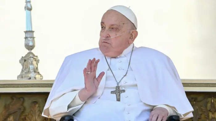 El regreso del papa Francisco ante el público tras su hospitalización: «Muchas gracias»