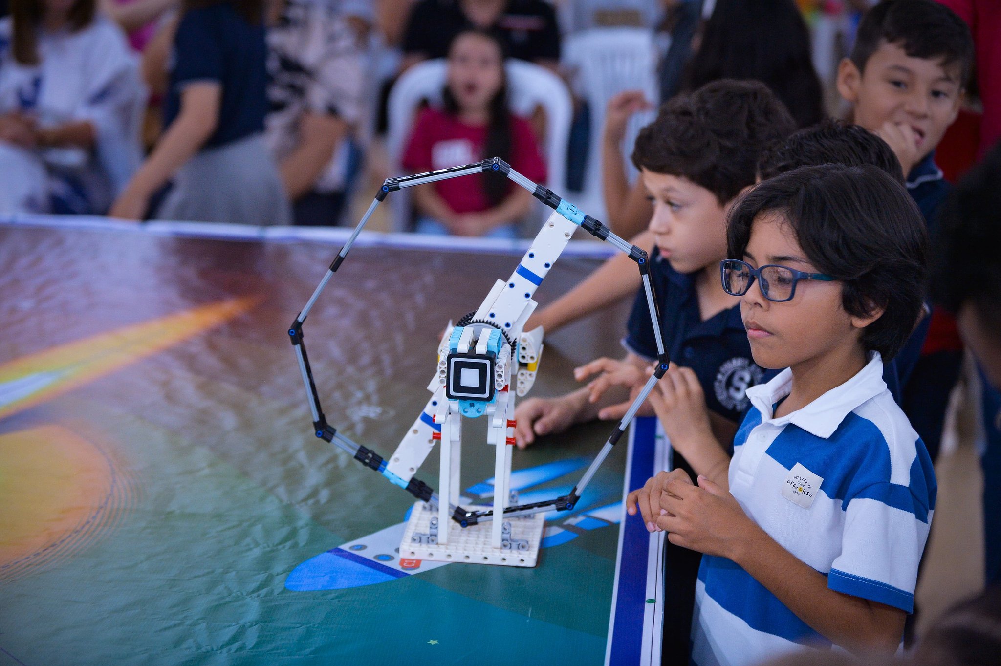 El Cesar entra en la era de la inteligencia artificial con su primer campeonato de robótica