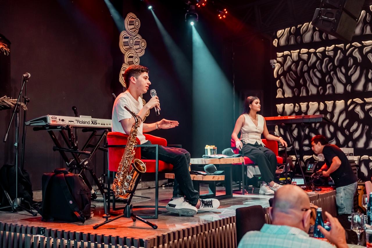 Jose Villazón y Sara Rhenals: Talento y juventud ‘Contando Historias’