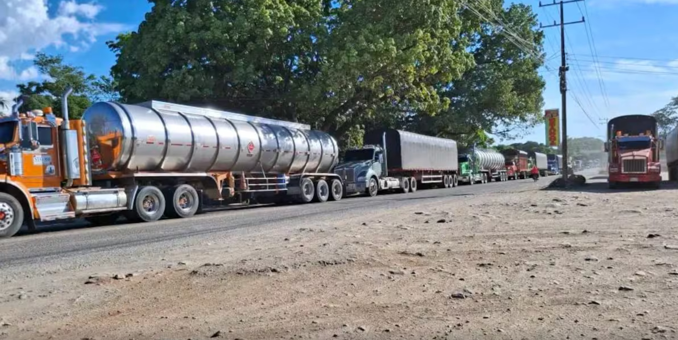 Levantan bloqueo en Curumaní tras compromisos con autoridades; comunidad exige soluciones definitivas