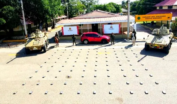 Ejército Nacional incautó 100 kilogramos de clorhidrato de cocaína pertenecientes al GAO Clan del Golfo en La Paz, Cesar