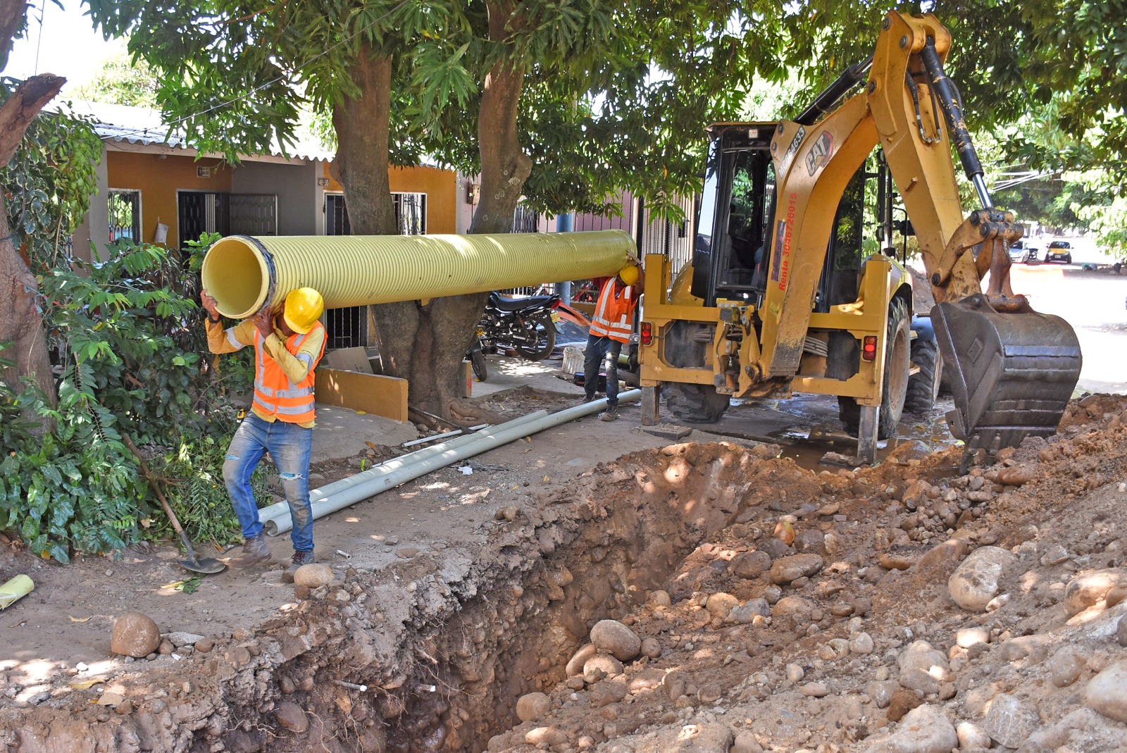 Emdupar avanza en la instalación de 8.000 metros de tubería en Valledupar