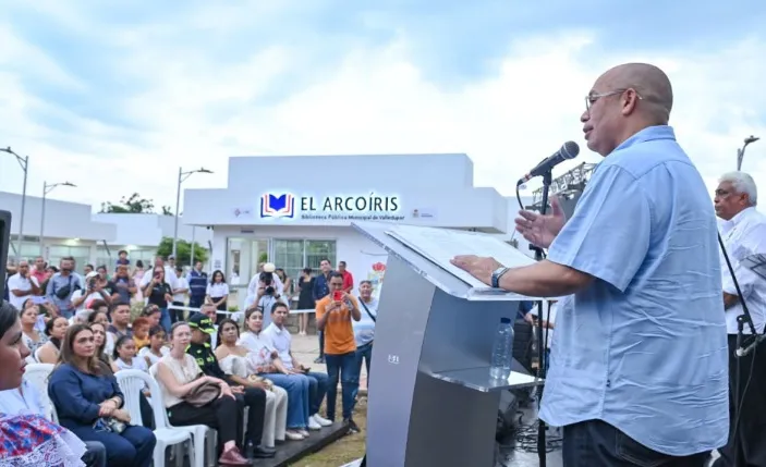 “No nos cabe en el corazón el egoísmo. Las obras son de la comunidad”: Ernesto Orozco en inauguración de la Biblioteca Pública El Arco Iris